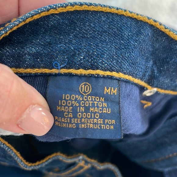 Gloria Vanderbilt midcalf dark blue jean skirt with a back slit - Picture 13 of 14